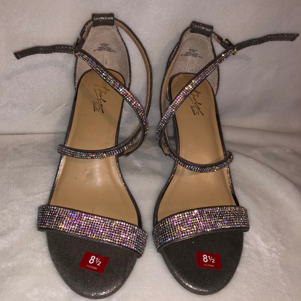 Thalia Sodi Jeweled Stilettos NWOT!